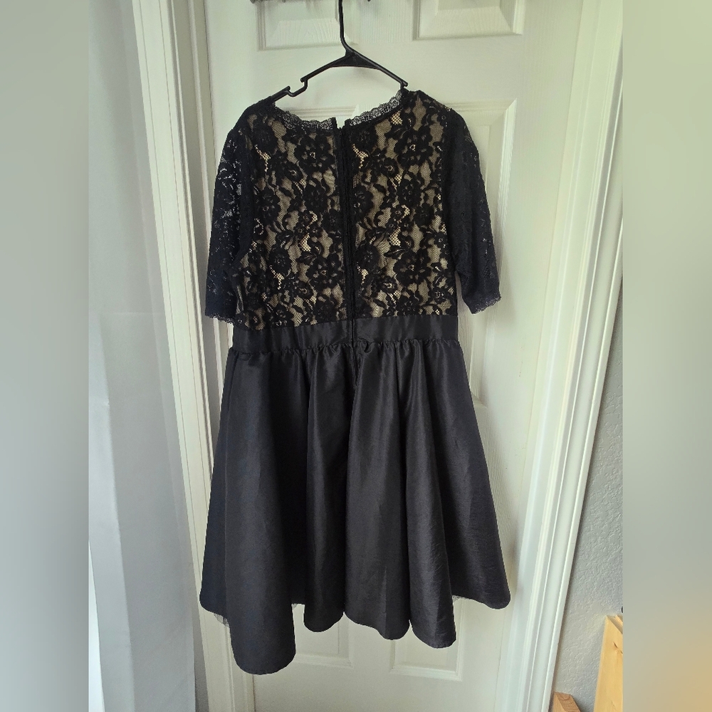 Elegant Black Lace Dress